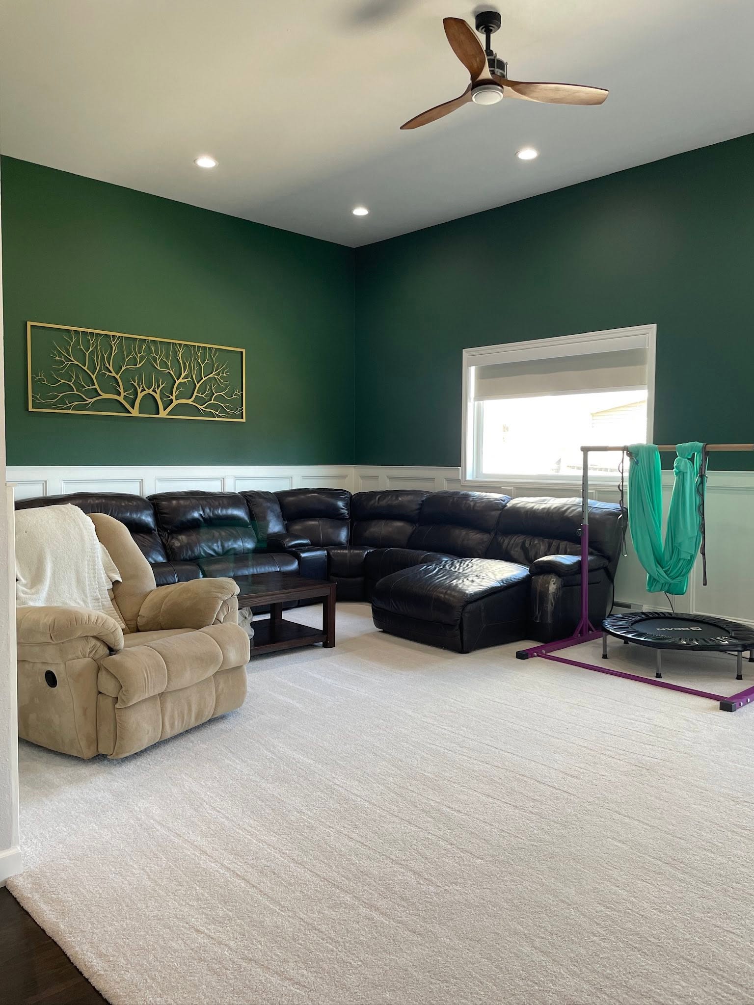 Clean living room prepared by Cruz Cleaning